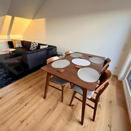 Lili-ps5-terrace-view-bright-kitchen-2xbedroom *