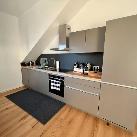 Lili-ps5-terrace-view-bright-kitchen-2xbedroom