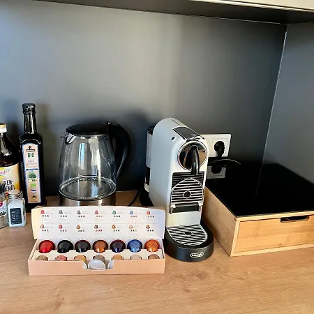 Lili-ps5-terrace-view-bright-kitchen-2xbedroom Offenbach am Main