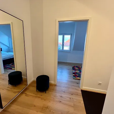 Lili-ps5-terrace-view-bright-kitchen-2xbedroom