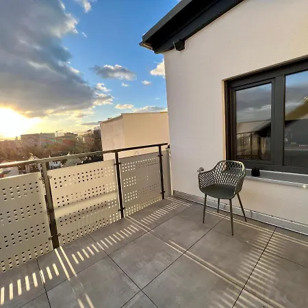 Lili-ps5-terrace-view-bright-kitchen-2xbedroom Apartment Offenbach am Main