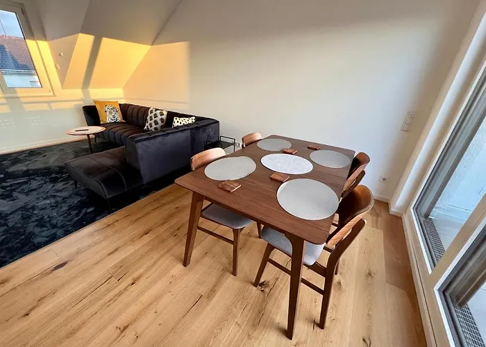 Lili-ps5-terrace-view-bright-kitchen-2xbedroom *