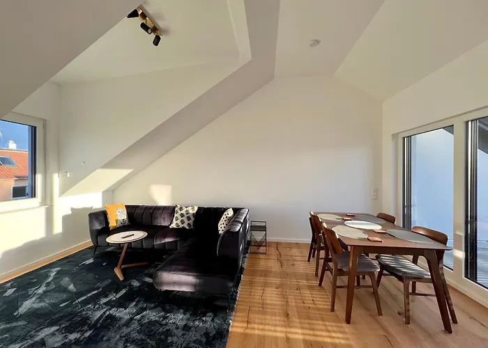 Lili-ps5-terrace-view-bright-kitchen-2xbedroom Offenbach am Main