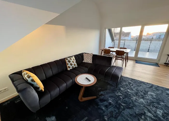 Lili-ps5-terrace-view-bright-kitchen-2xbedroom